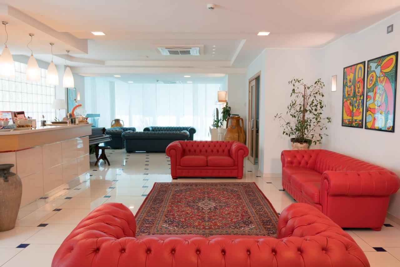 Hotel Haus Charlotte San Benedetto del Tronto Exterior photo