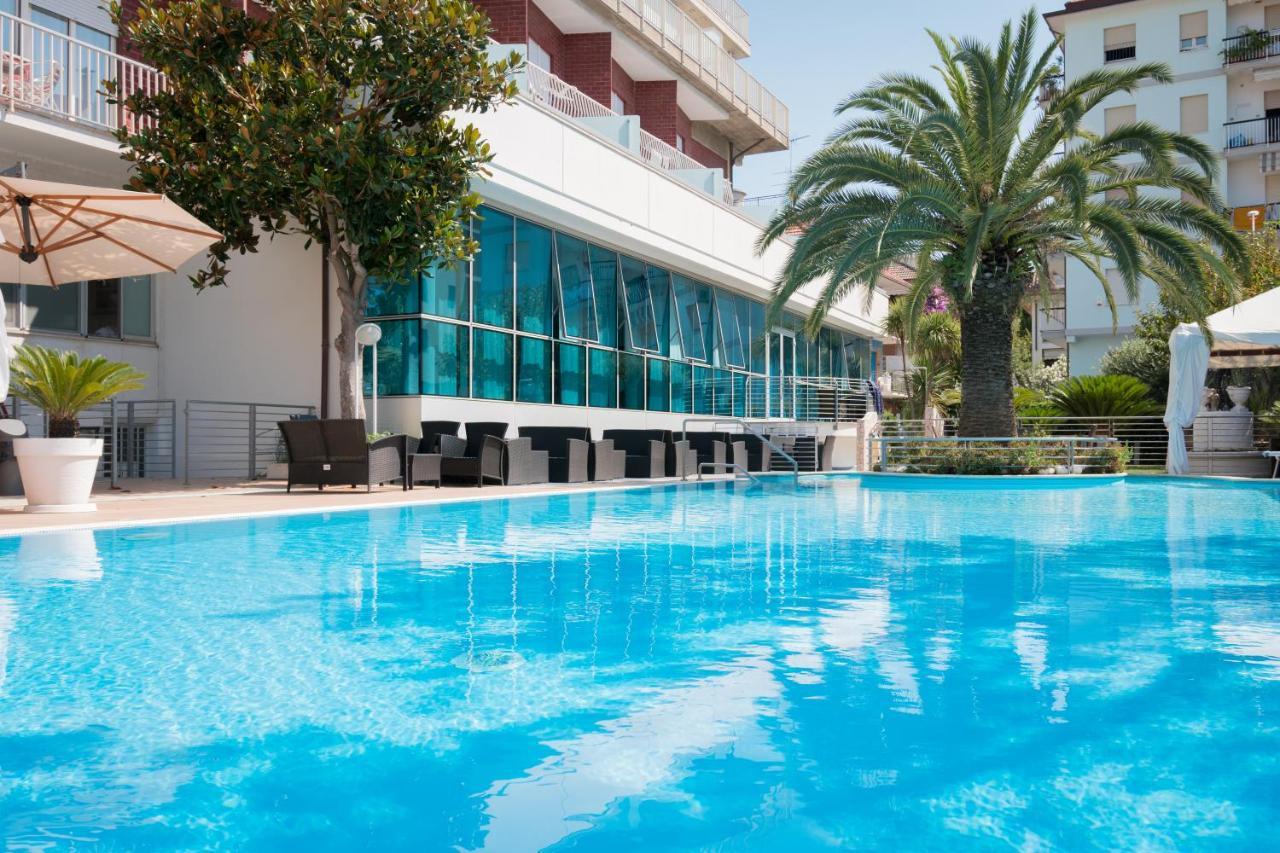 Hotel Haus Charlotte San Benedetto del Tronto Exterior photo