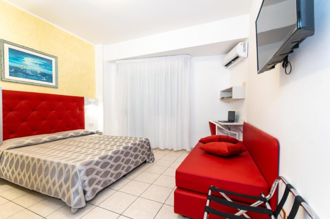 Hotel Haus Charlotte San Benedetto del Tronto Exterior photo