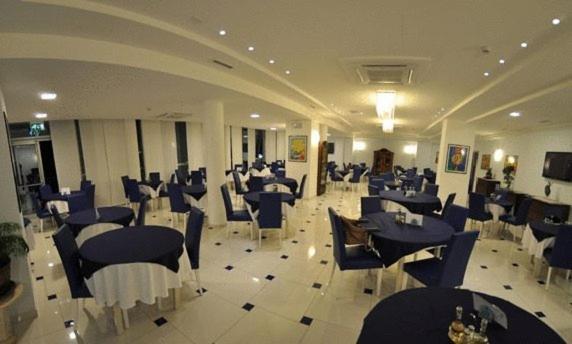 Hotel Haus Charlotte San Benedetto del Tronto Exterior photo