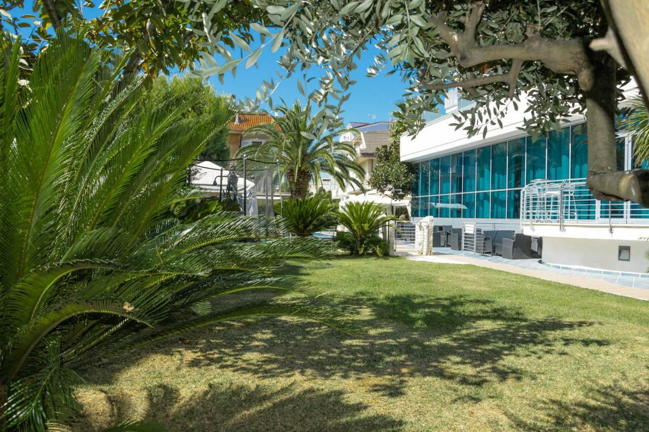 Hotel Haus Charlotte San Benedetto del Tronto Exterior photo